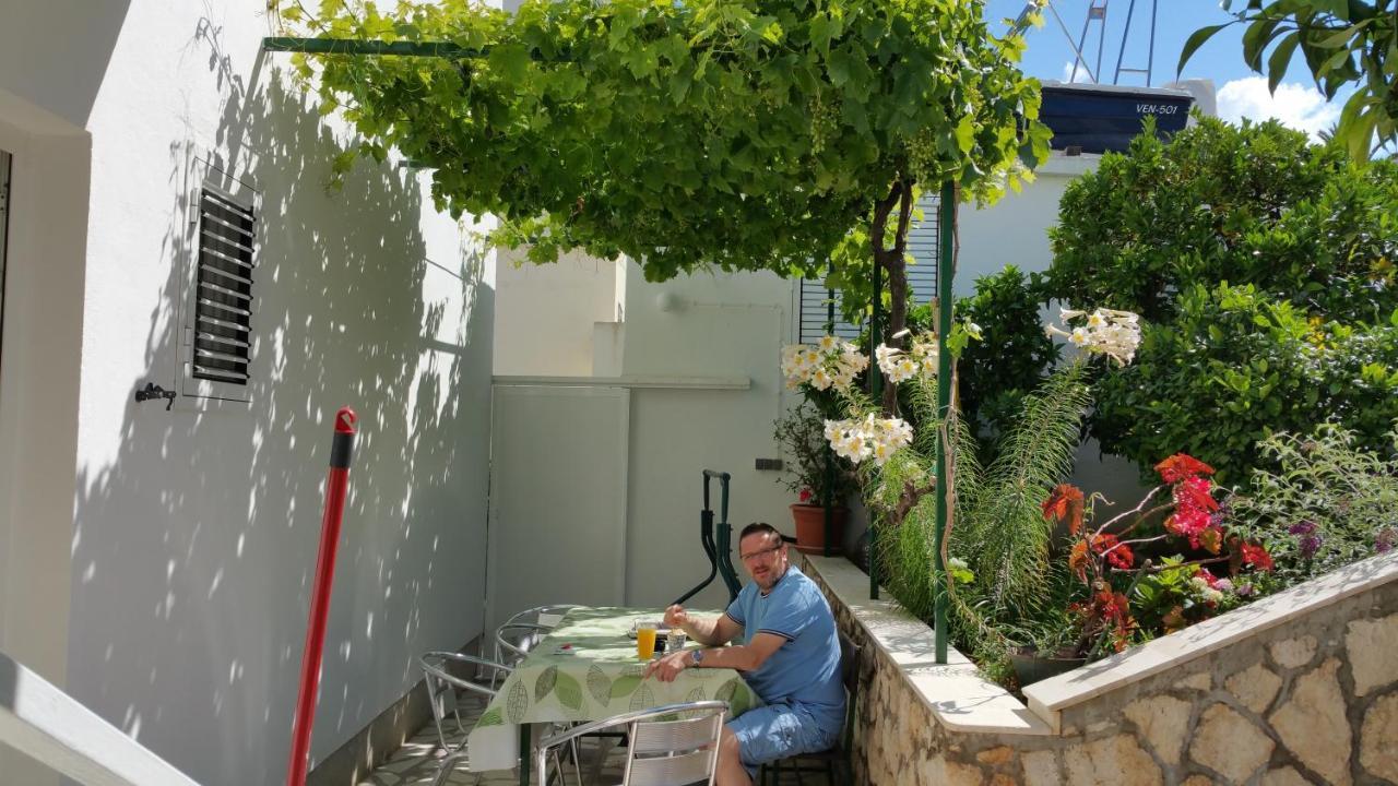Apartments And Rooms With Parking Space Hvar - 15378 Hvar Town Buitenkant foto